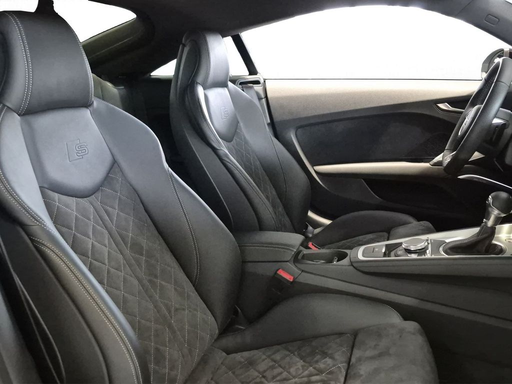 Audi TT 2022 г. Белый, пробег 31203 км