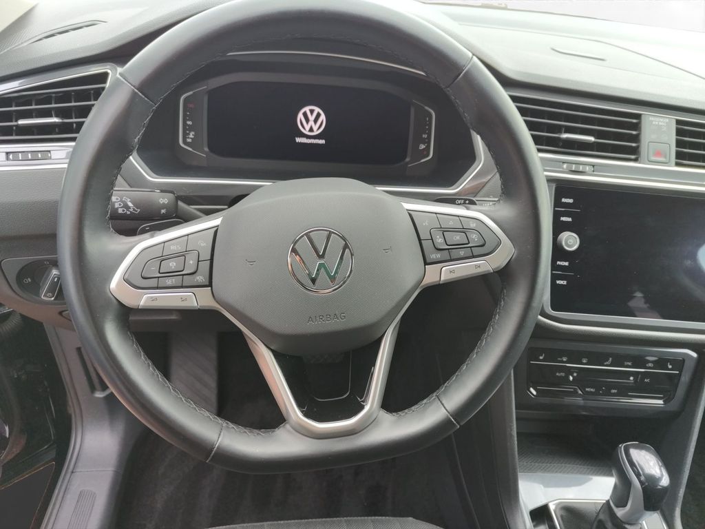 Volkswagen TIGUAN ALLSPACE 2023 г. Чёрный, пробег 51600 км