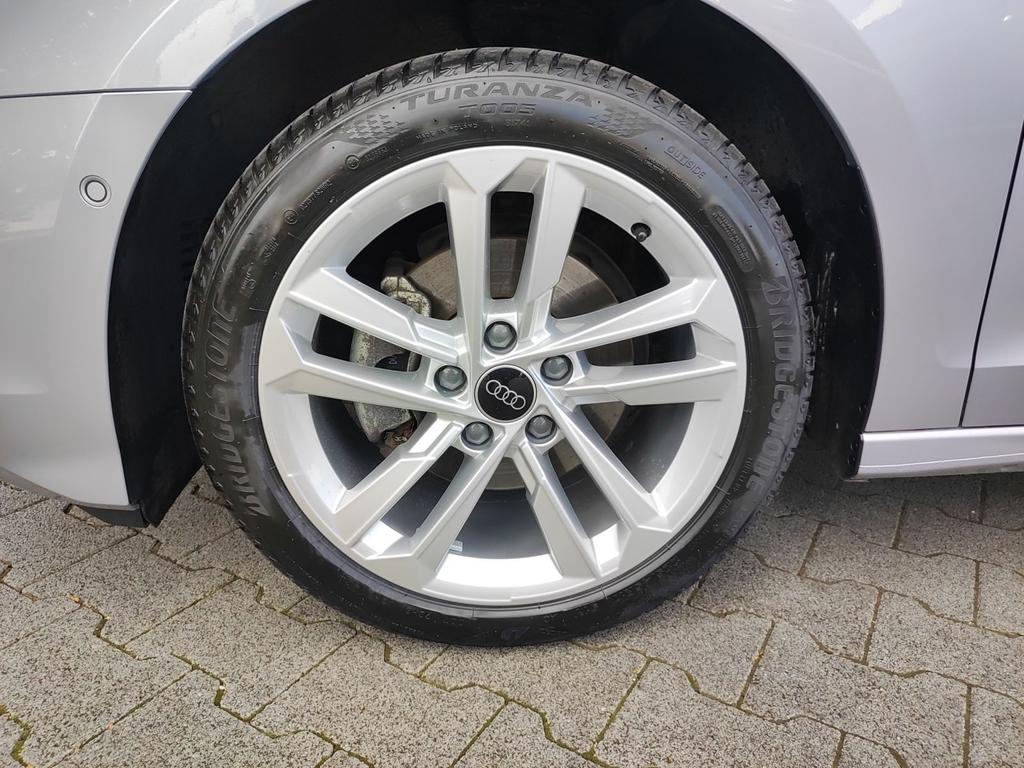 Audi A3 2023 г. Серебристый, пробег 47804 км