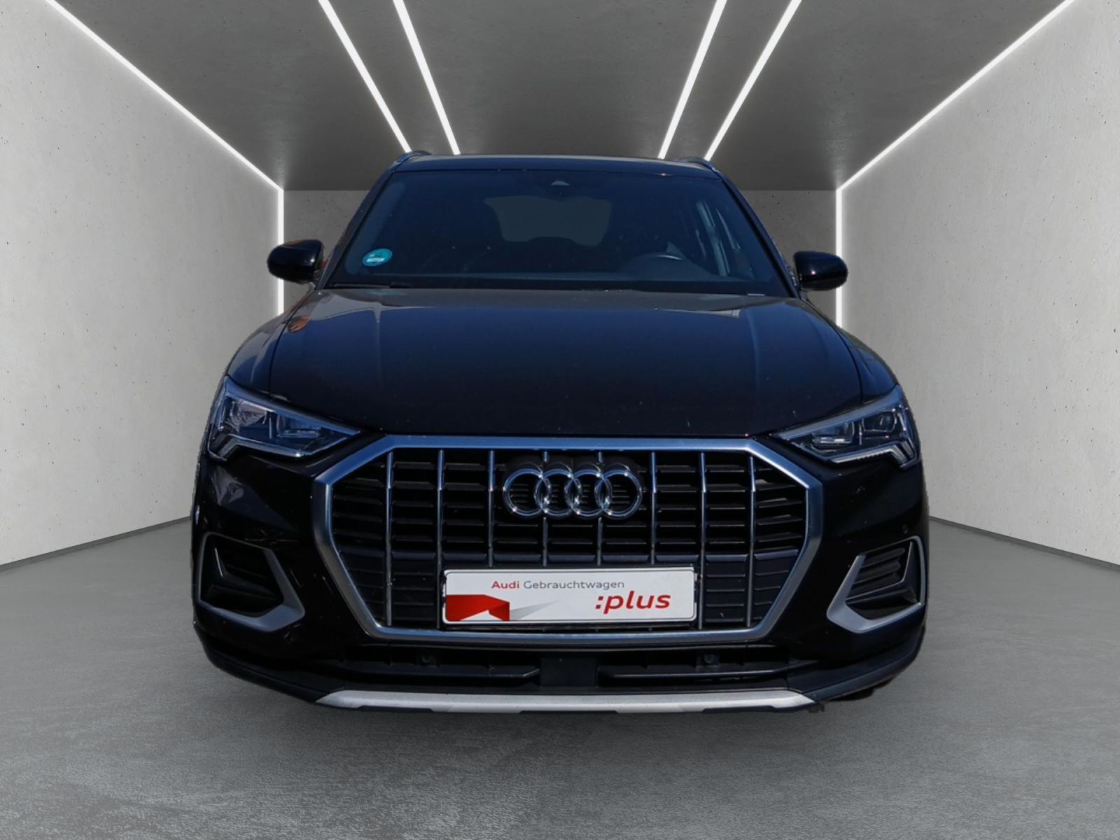 Audi Q3 2022 г. Чёрный, пробег 36053 км