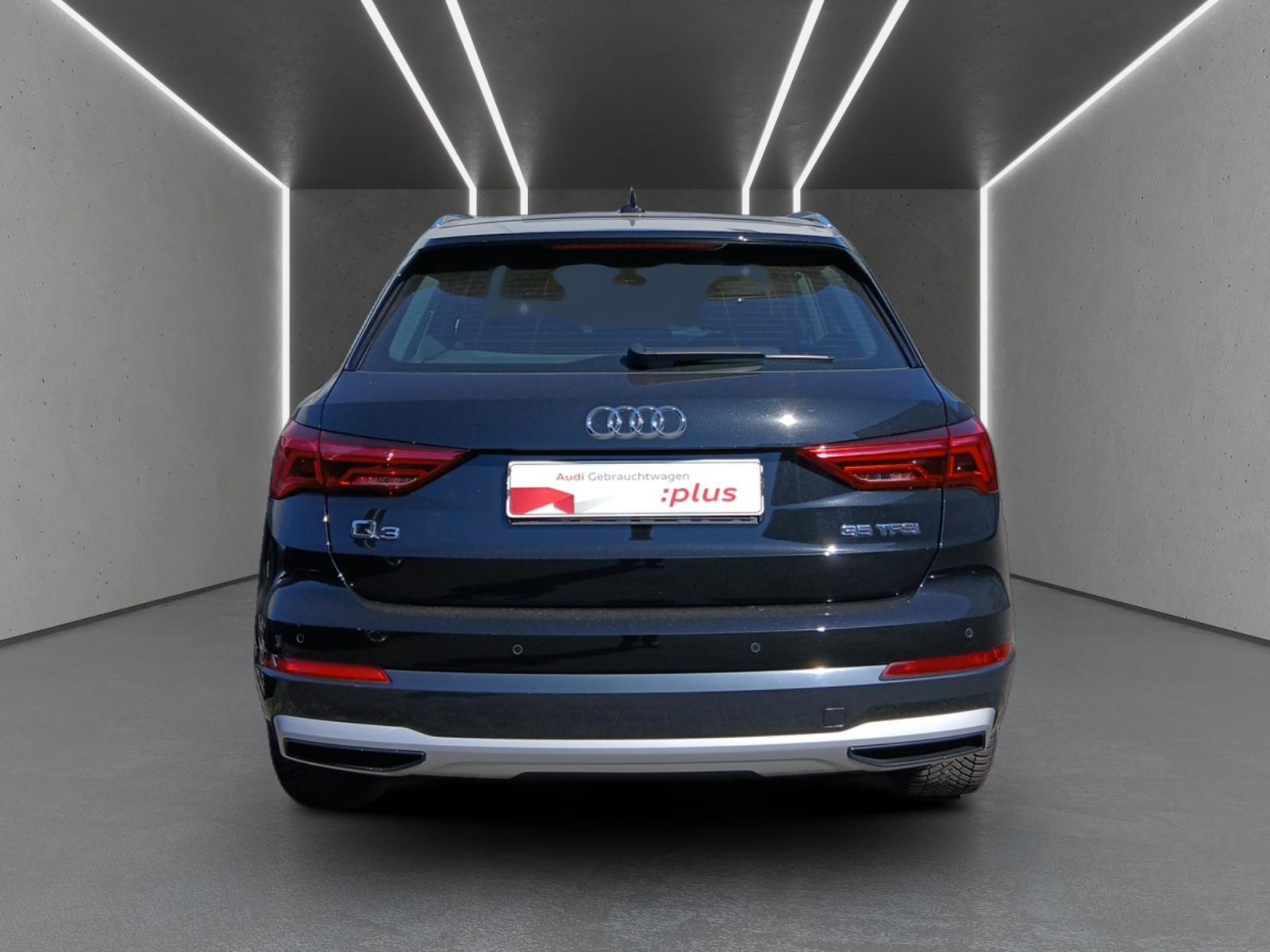 Audi Q3 2022 г. Чёрный, пробег 36053 км
