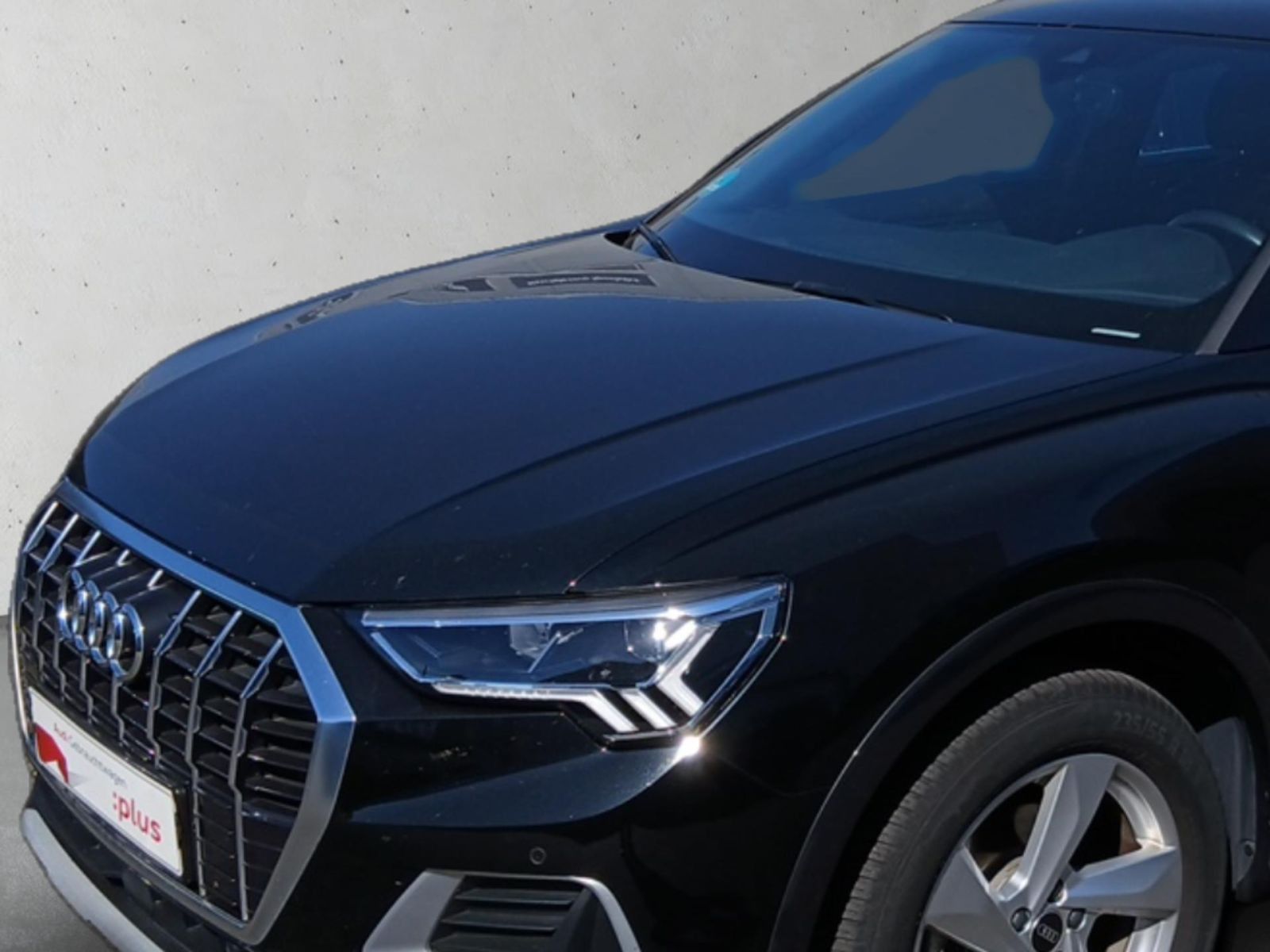 Audi Q3 2022 г. Чёрный, пробег 36053 км