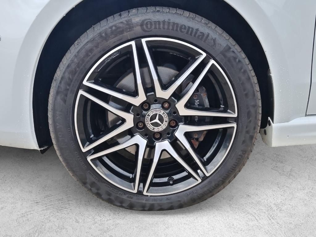 Mercedes-Benz V 300 2022 г. Белый, пробег 55038 км