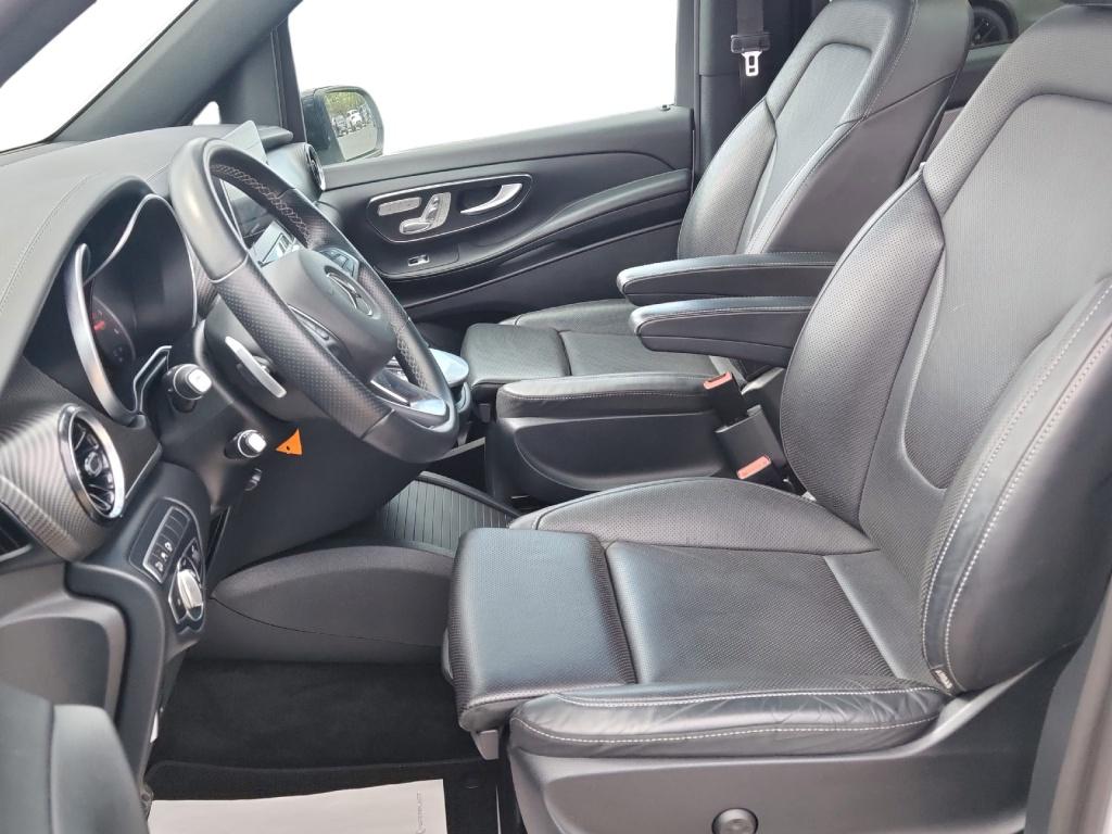 Mercedes-Benz V 300 2022 г. Белый, пробег 55038 км