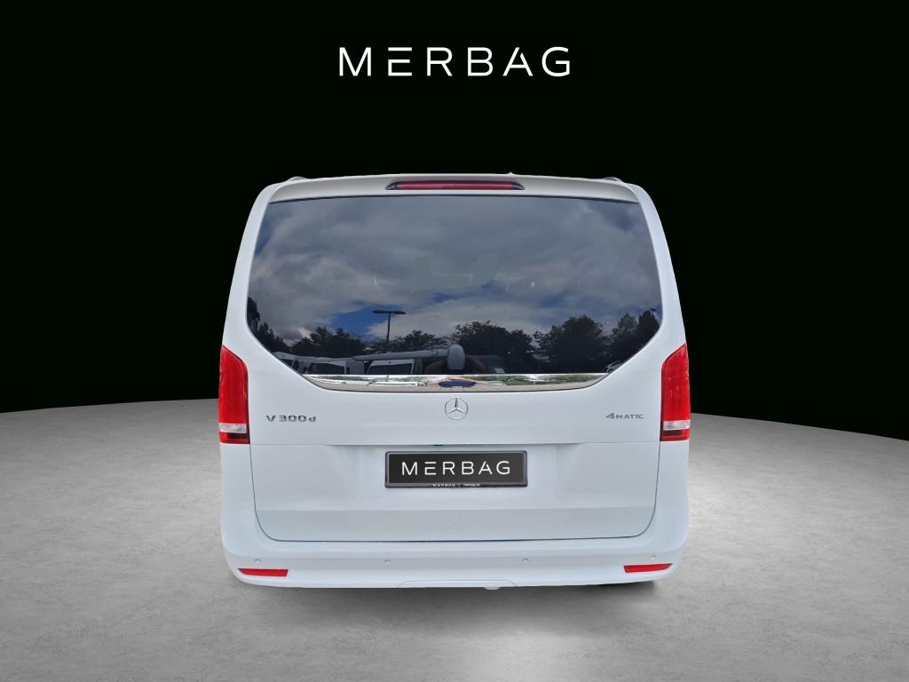 Mercedes-Benz V 300 2022 г. Белый, пробег 55038 км