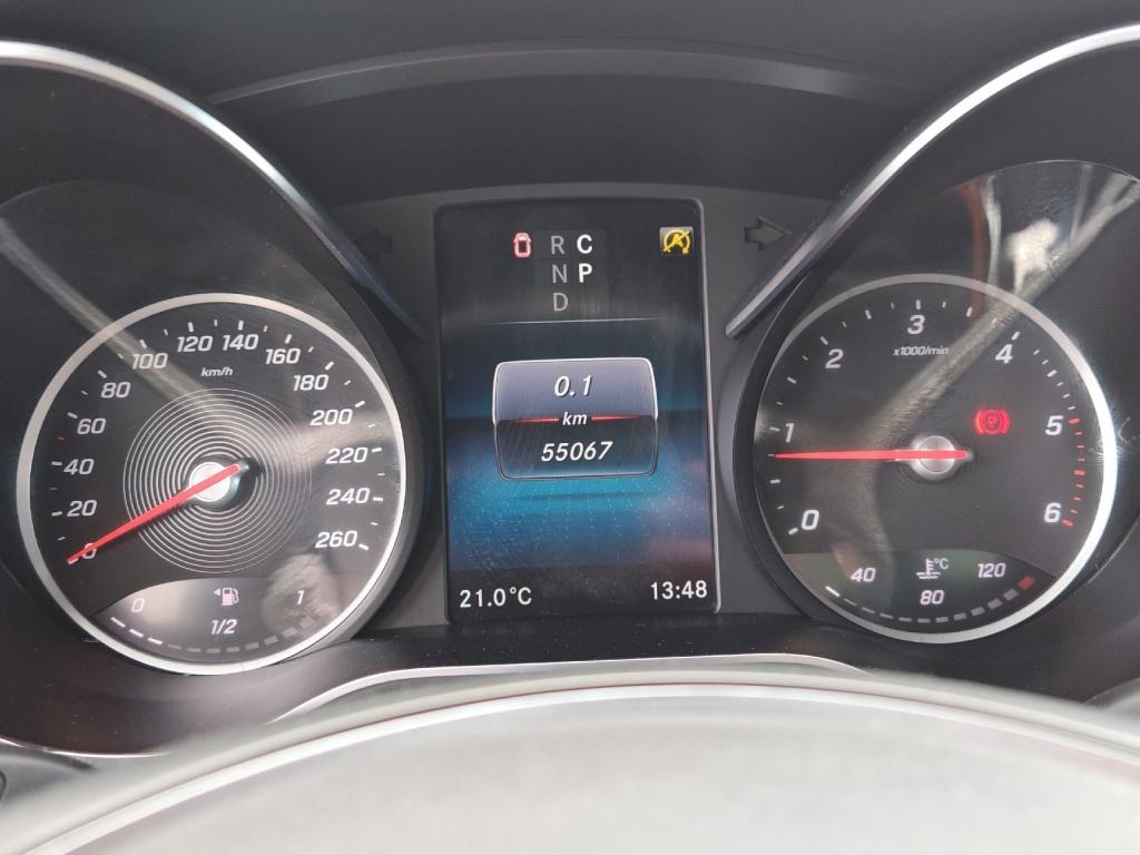 Mercedes-Benz V 300 2022 г. Белый, пробег 55038 км