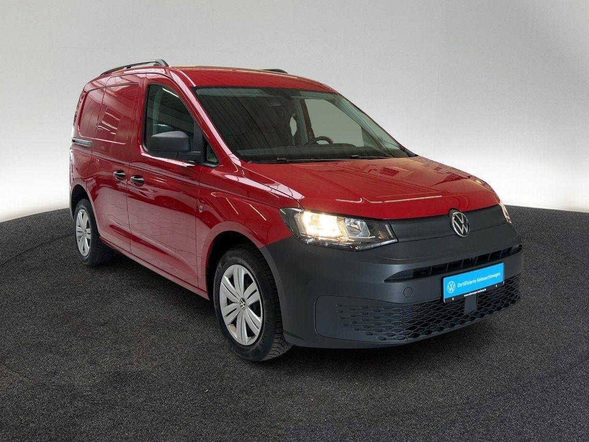 Volkswagen Caddy 2022 г. Красный, пробег 32160 км