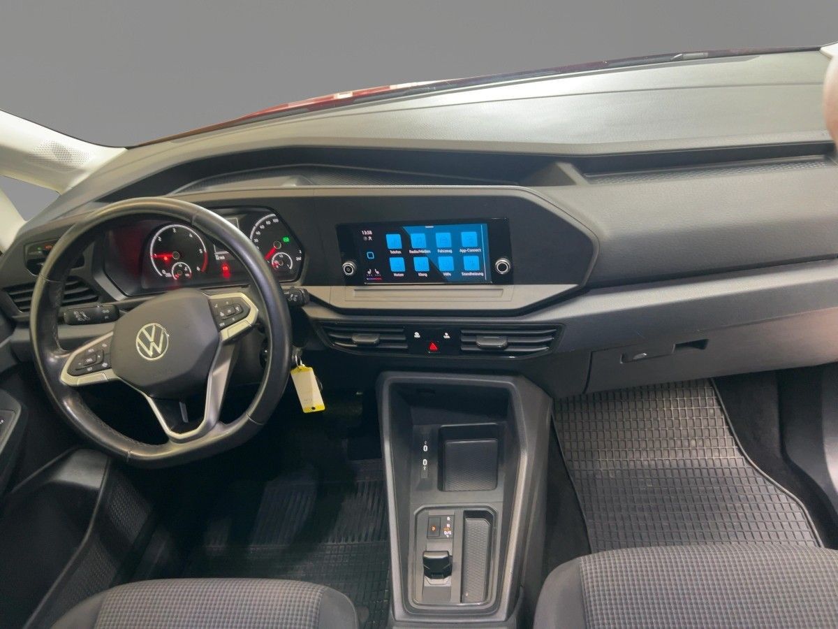 Volkswagen Caddy 2022 г. Красный, пробег 32160 км