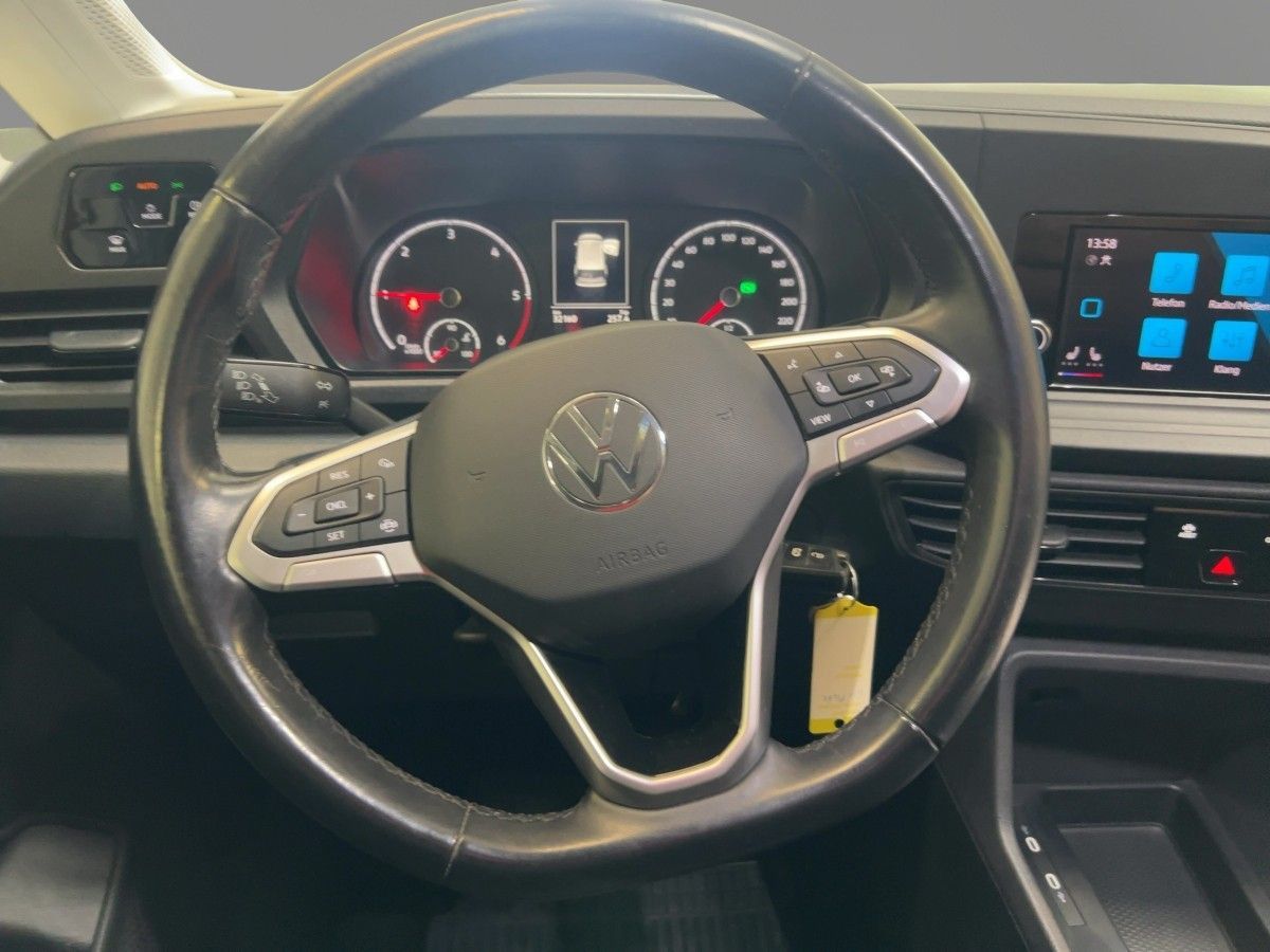 Volkswagen Caddy 2022 г. Красный, пробег 32160 км