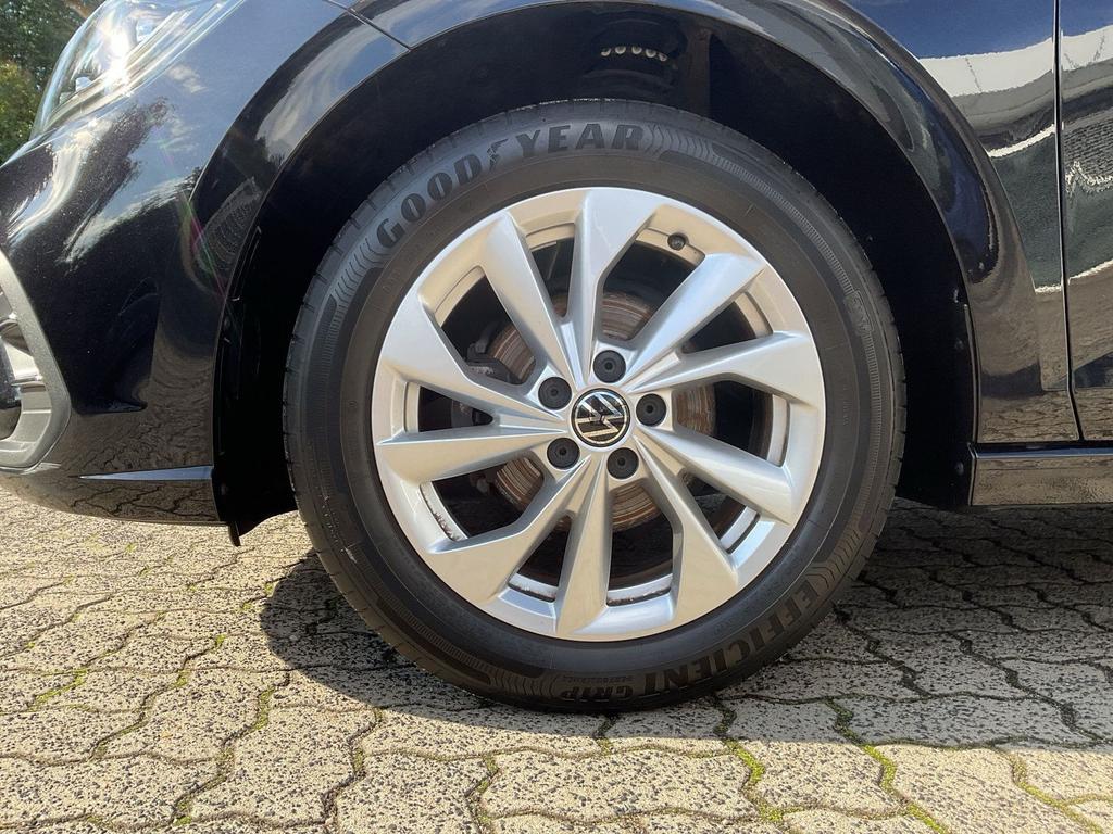 Volkswagen Polo 2023 г. Чёрный, пробег 37100 км