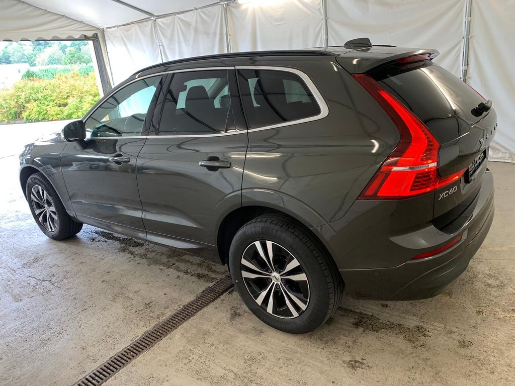 Volvo XC60 2022 г. Серый, пробег 48673 км