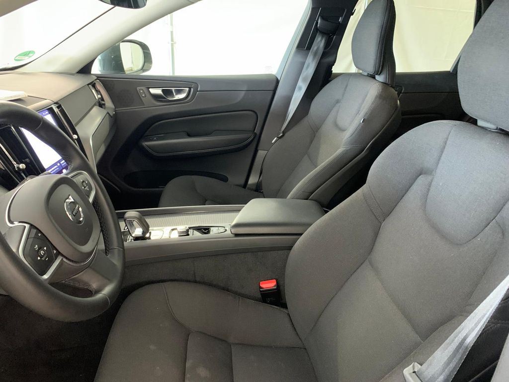 Volvo XC60 2022 г. Серый, пробег 48673 км