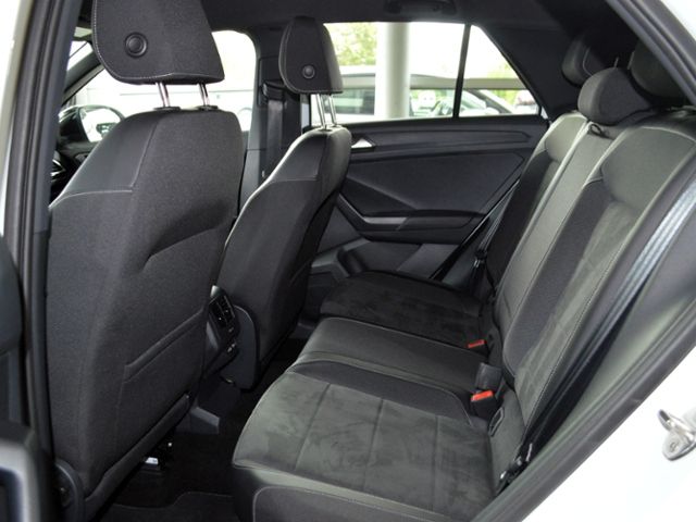 Volkswagen T-Roc 2023 г. Белый, пробег 32203 км