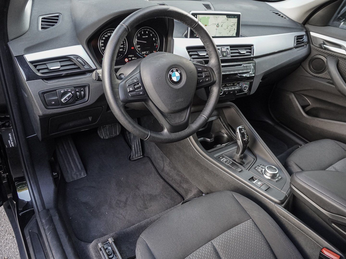 BMW X1 2022 г. Чёрный, пробег 42854 км