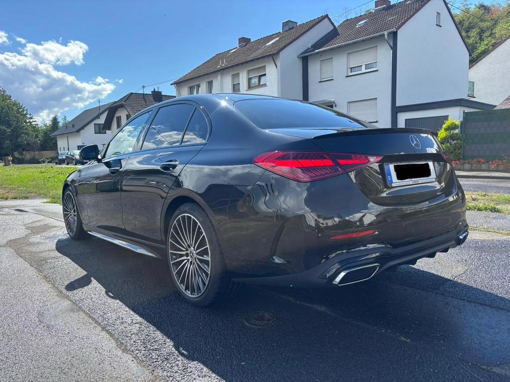 Mercedes-Benz C 300 2024 г. Чёрный, пробег 42100 км