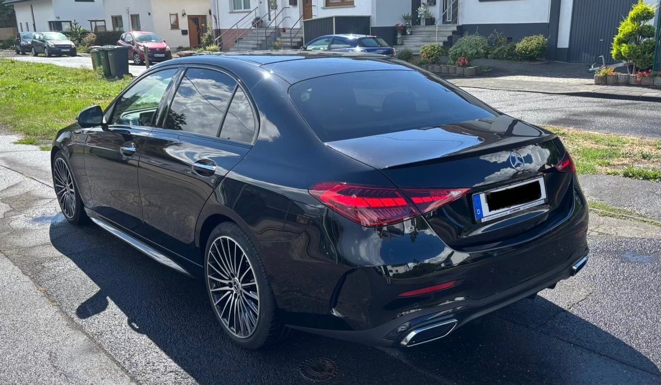 Mercedes-Benz C 300 2024 г. Чёрный, пробег 42100 км