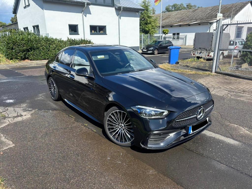 Mercedes-Benz C 300 2024 г. Чёрный, пробег 42100 км