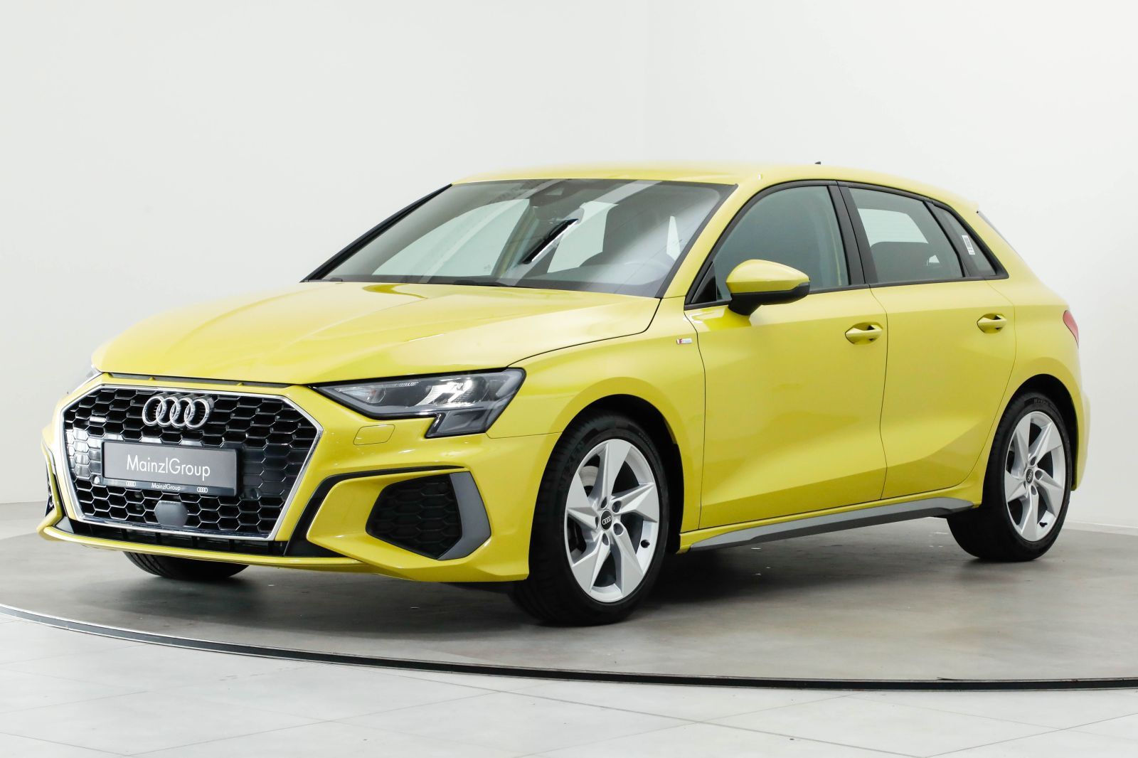 Audi A3 2022 г. Жёлтый, пробег 28660 км