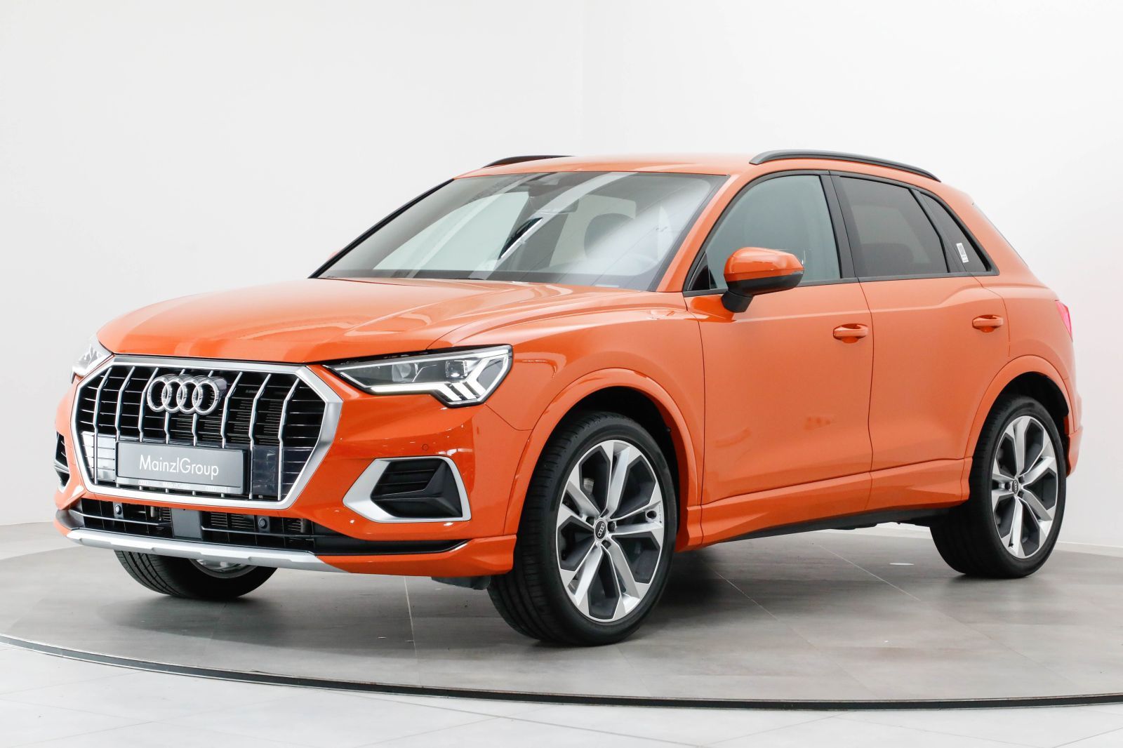 Audi Q3 2023 г. Оранжевый, пробег 32600 км
