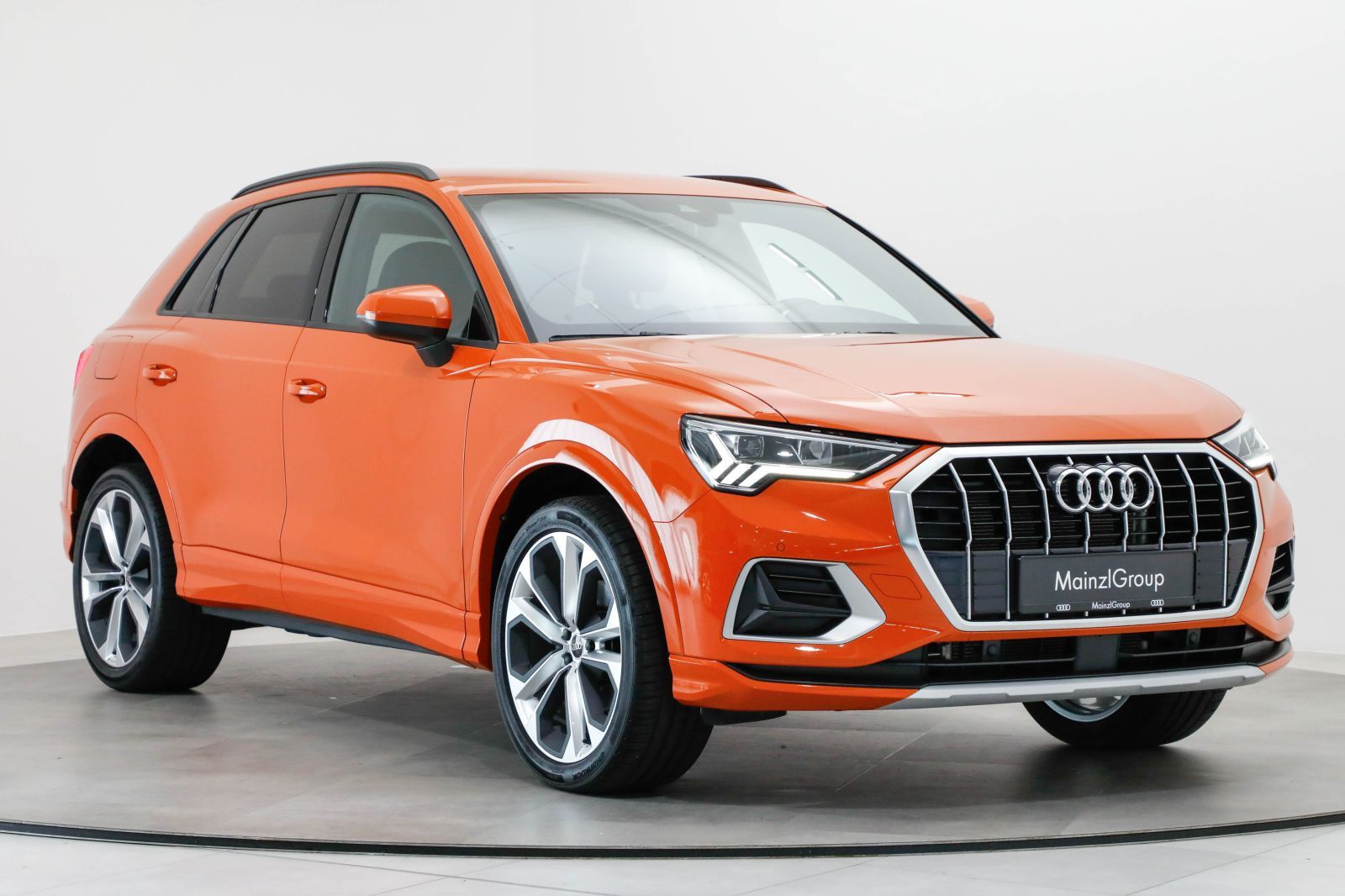 Audi Q3 2023 г. Оранжевый, пробег 32600 км