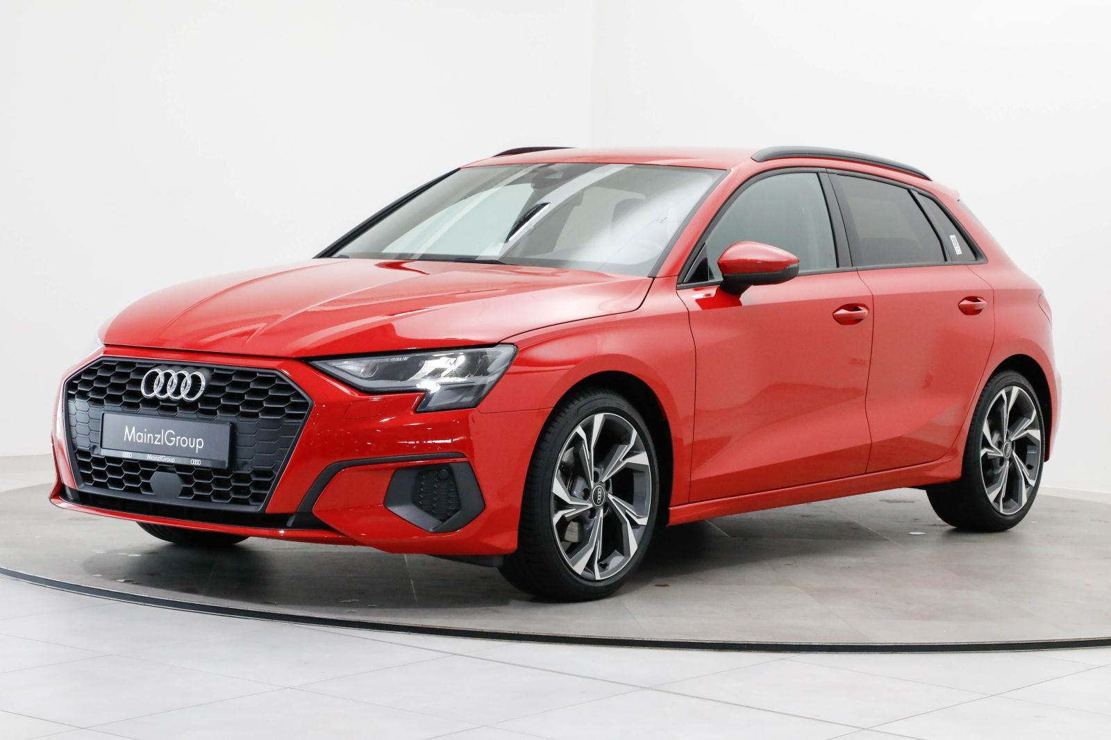Audi A3 2023 г. Красный, пробег 33397 км