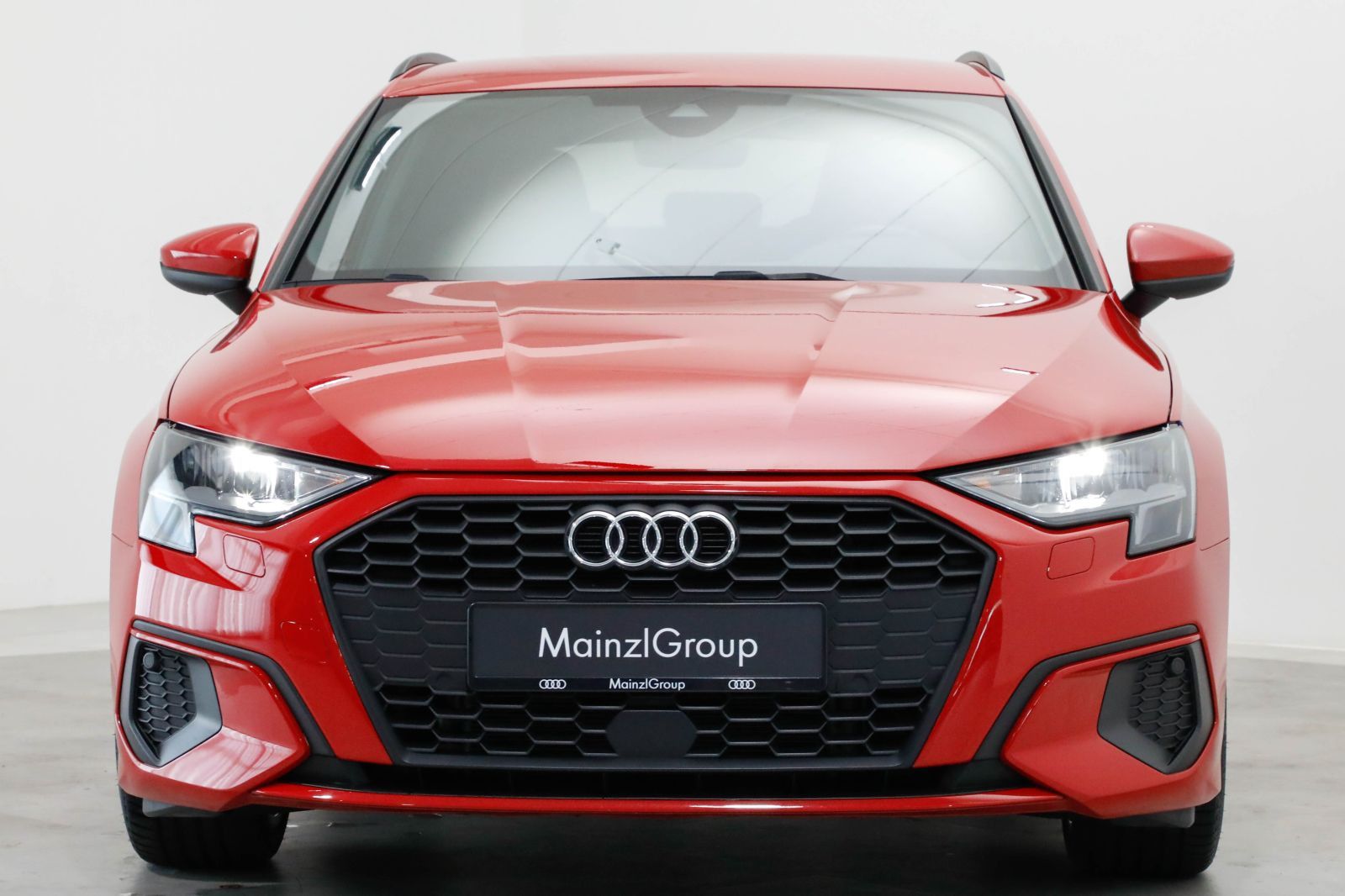 Audi A3 2023 г. Красный, пробег 33397 км
