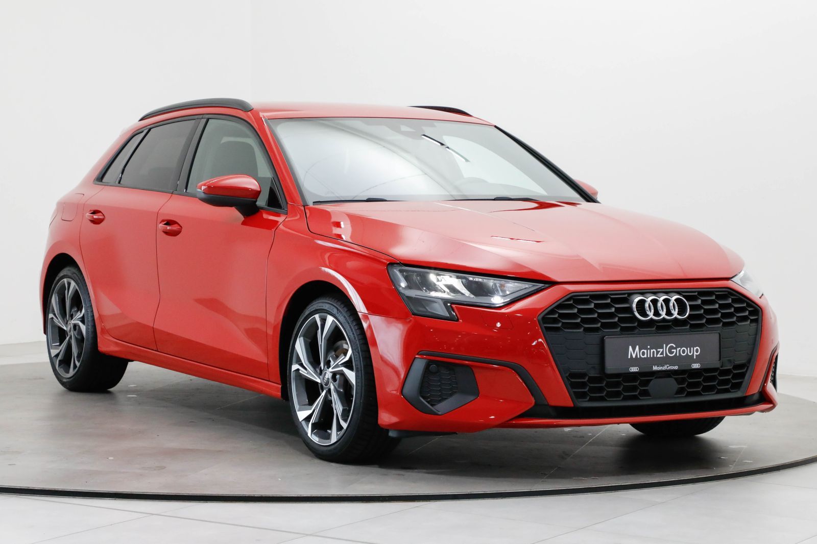 Audi A3 2023 г. Красный, пробег 33397 км