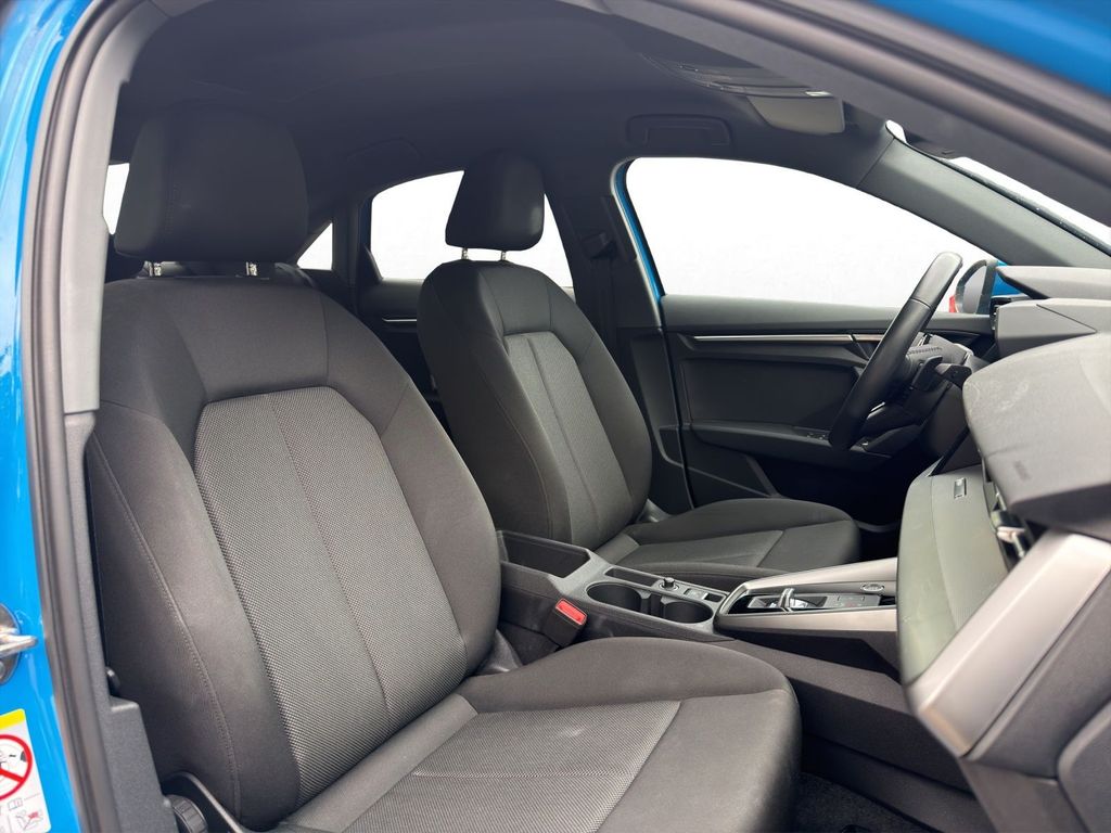 Audi A3 2022 г. Синий, пробег 50990 км