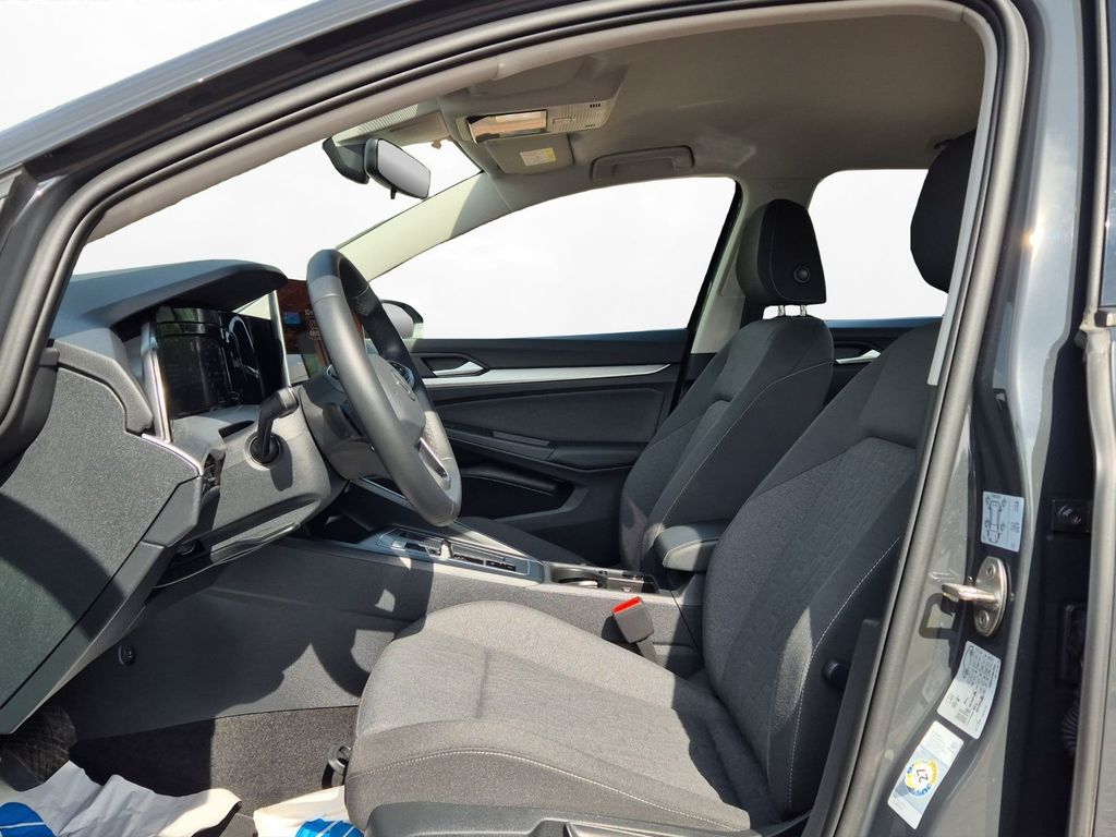 Volkswagen Golf 2025 г. Серый, пробег 25200 км