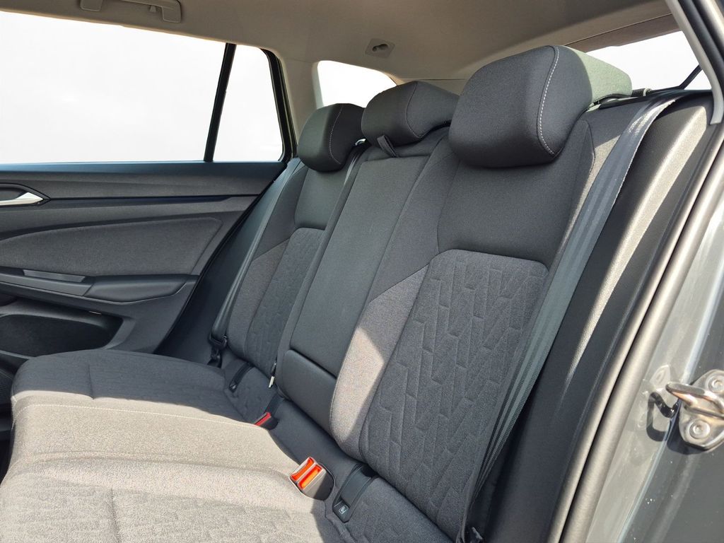 Volkswagen Golf 2025 г. Серый, пробег 25200 км