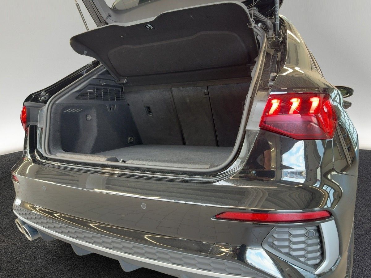 Audi A3 2023 г. Чёрный, пробег 28411 км