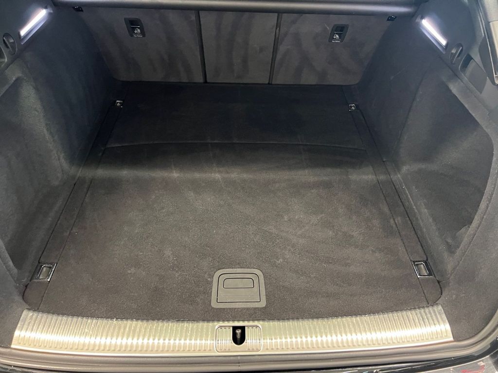 Audi A4 2023 г. Чёрный, пробег 58146 км