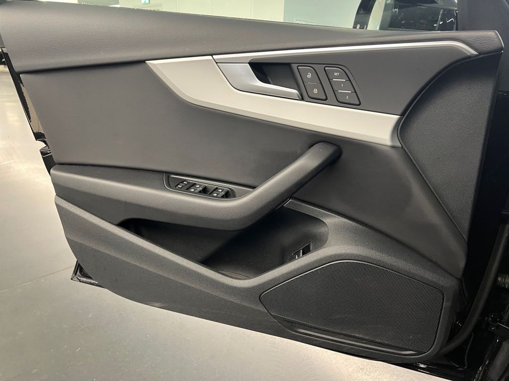 Audi A4 2023 г. Чёрный, пробег 58146 км