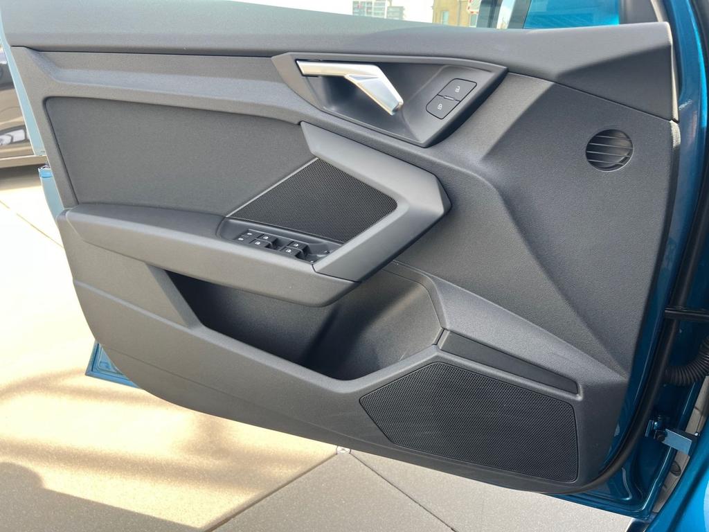 Audi A3 2022 г. Синий, пробег 33714 км