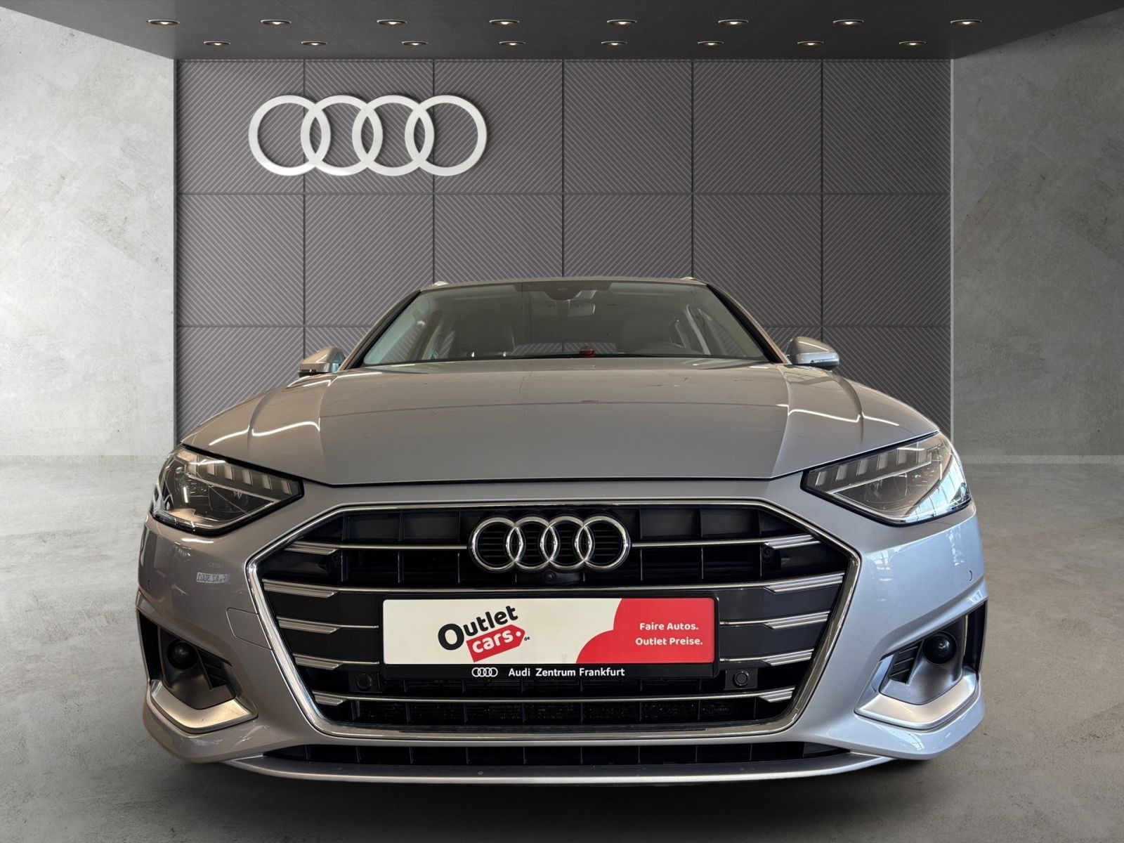Audi A4 2023 г. Серебристый, пробег 55843 км
