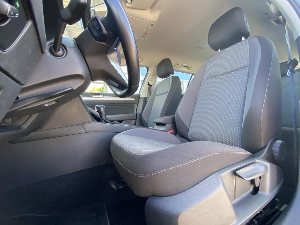 Volkswagen PASSAT VARIANT 2023 г. Серый, пробег 47813 км