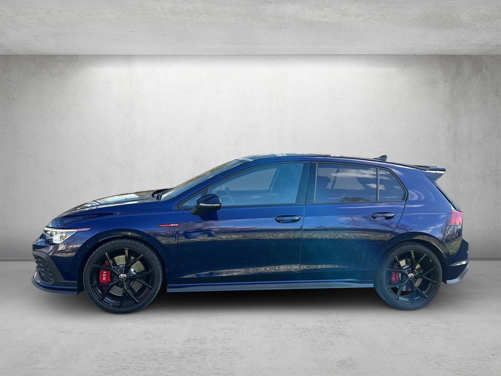 Volkswagen Golf 2023 г. Синий, пробег 28077 км