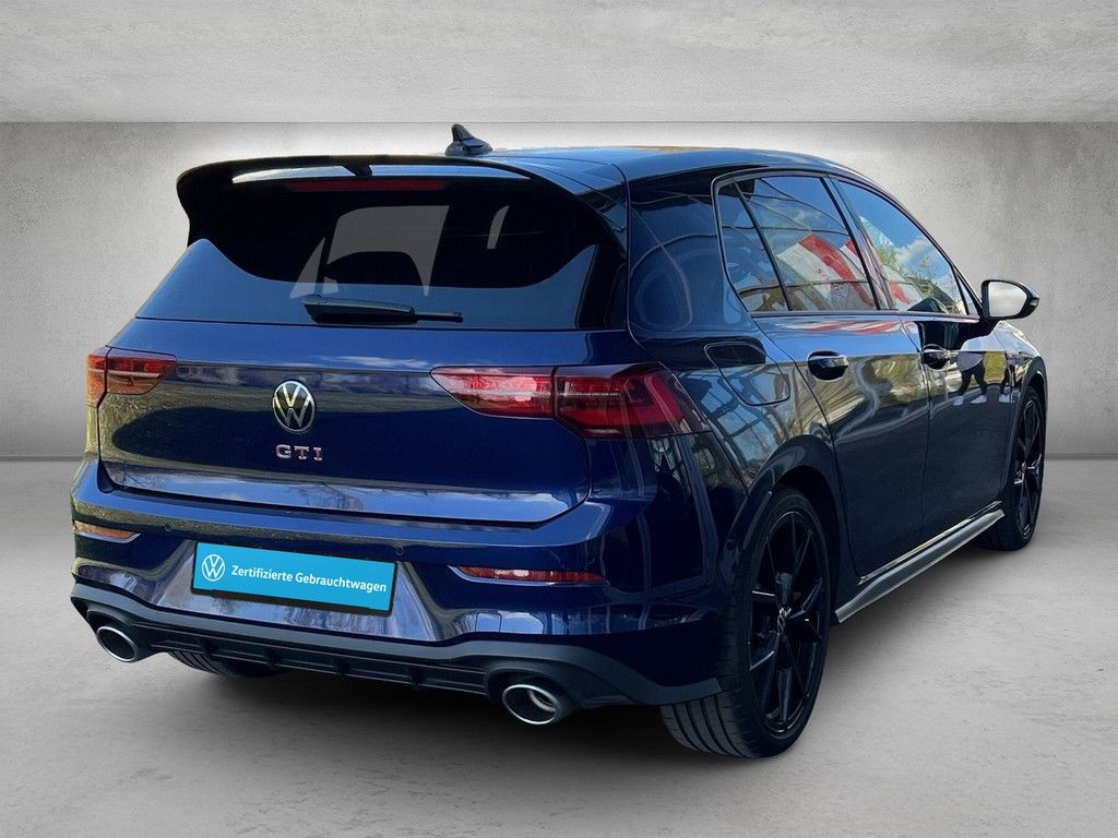 Volkswagen Golf 2023 г. Синий, пробег 28077 км