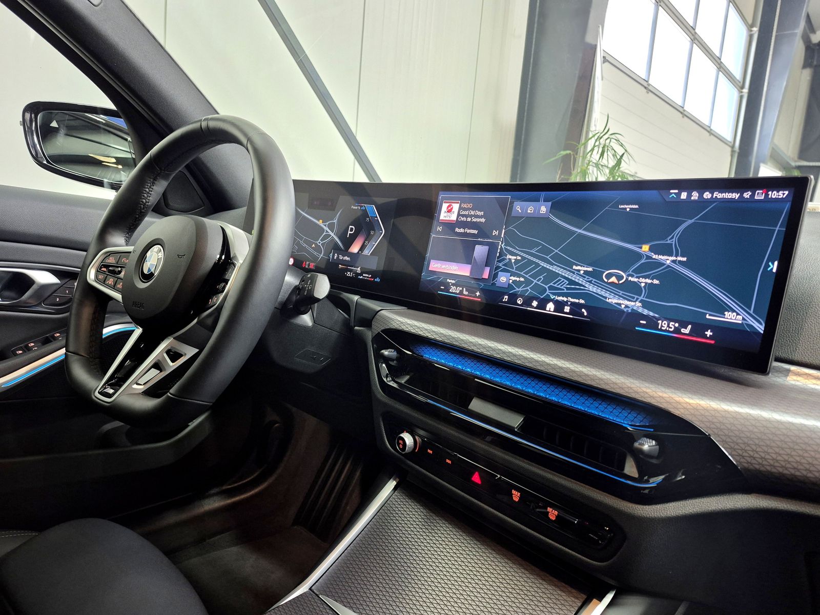 BMW 320 2025 г. Синий, пробег 30900 км
