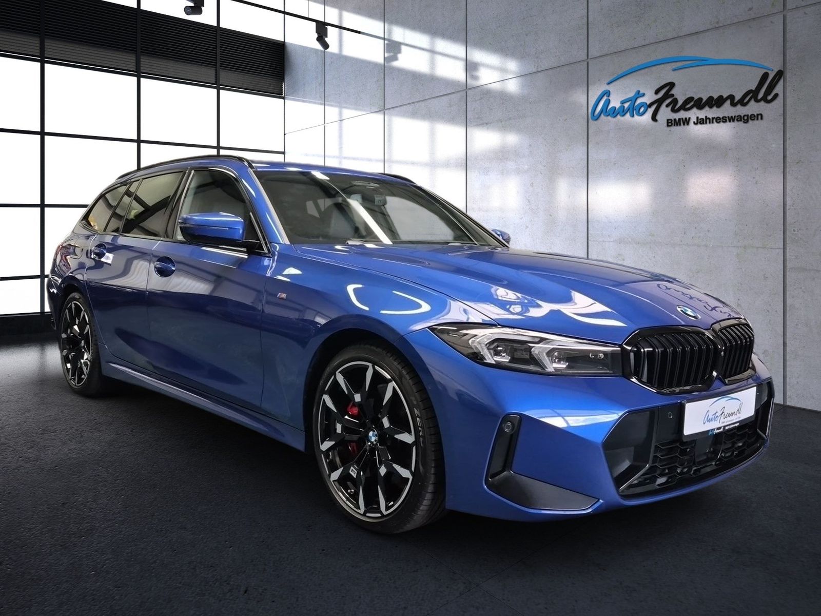 BMW 320 2025 г. Синий, пробег 30900 км