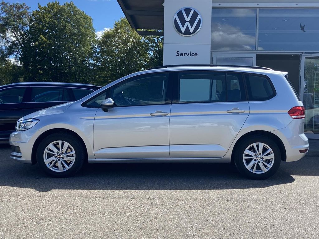 Volkswagen Touran 2023 г. Серебристый, пробег 54207 км