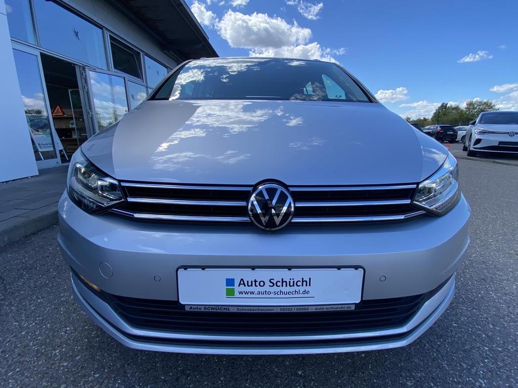 Volkswagen Touran 2023 г. Серебристый, пробег 54207 км