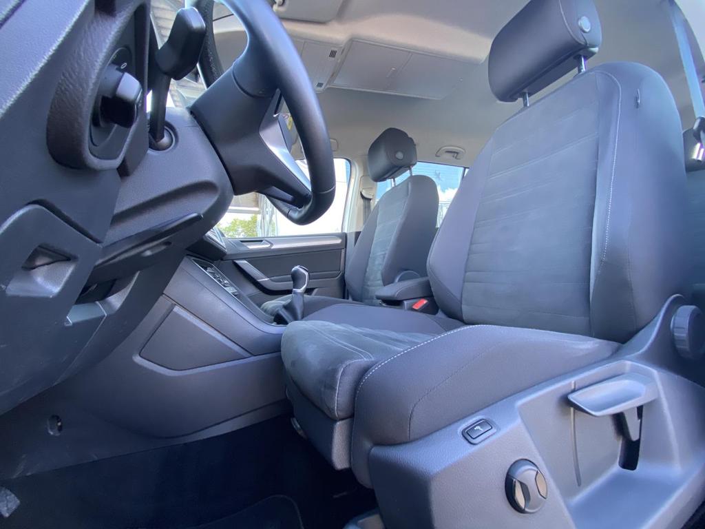 Volkswagen Touran 2023 г. Серебристый, пробег 54207 км