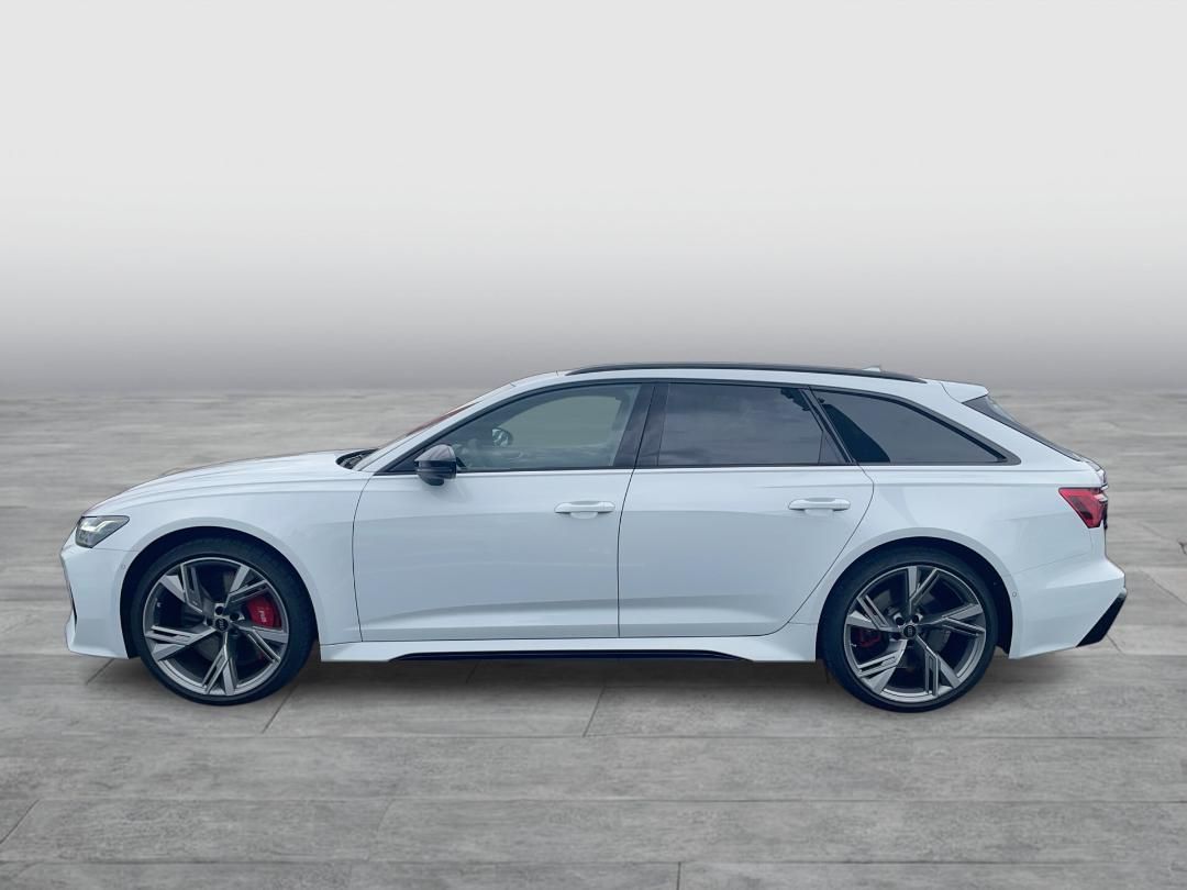 Audi RS6 2023 г. Белый, пробег 56079 км