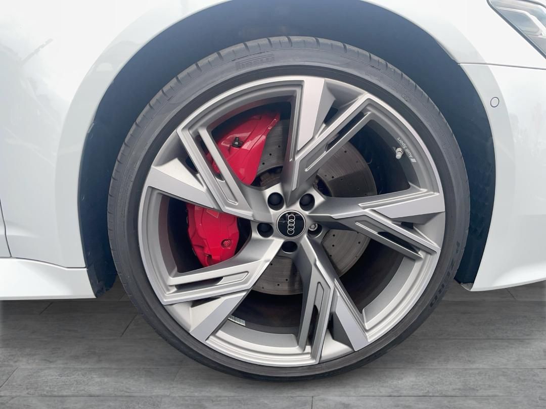 Audi RS6 2023 г. Белый, пробег 56079 км