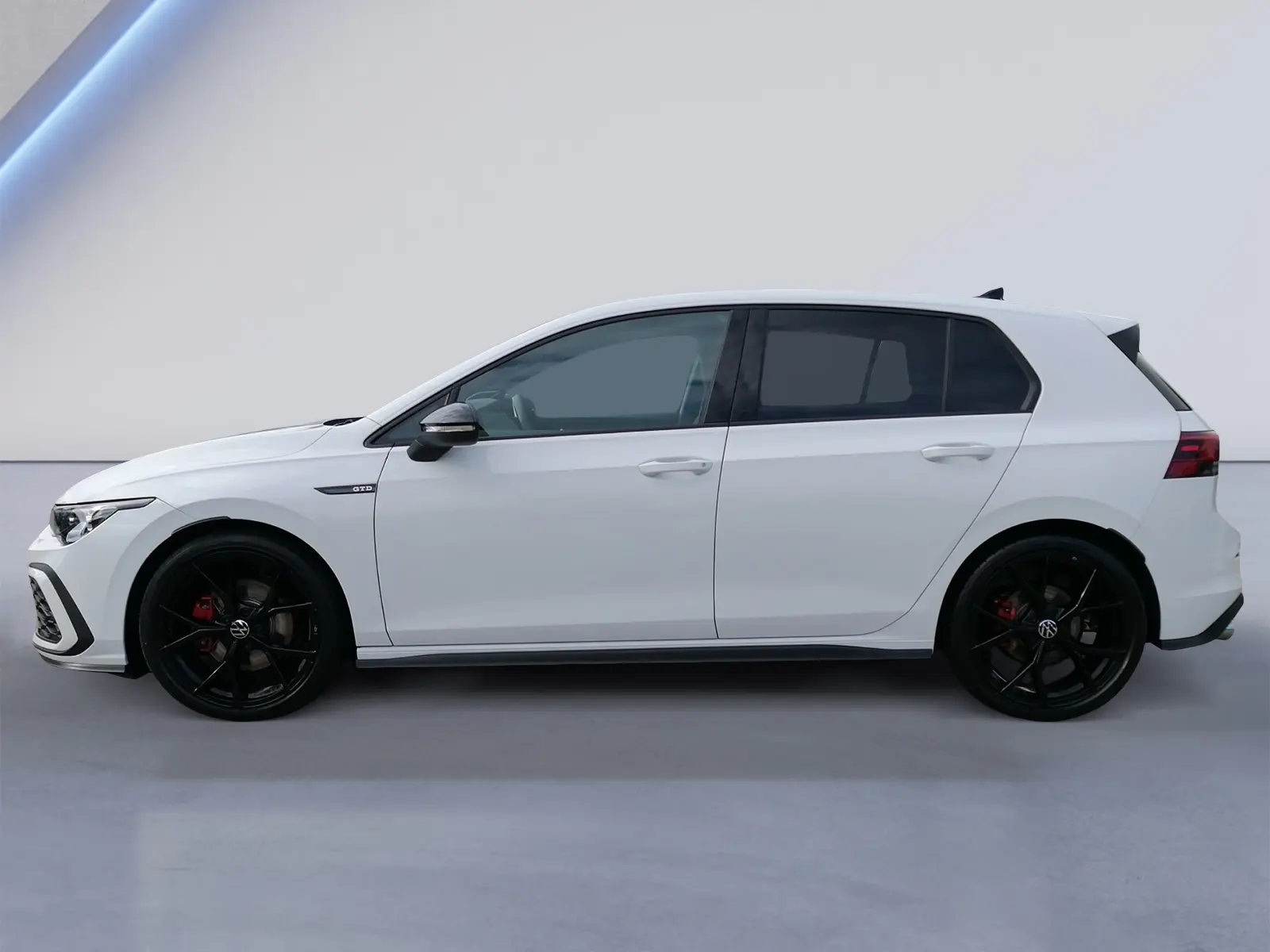 Volkswagen Golf 2024 г. Белый, пробег 8116 км
