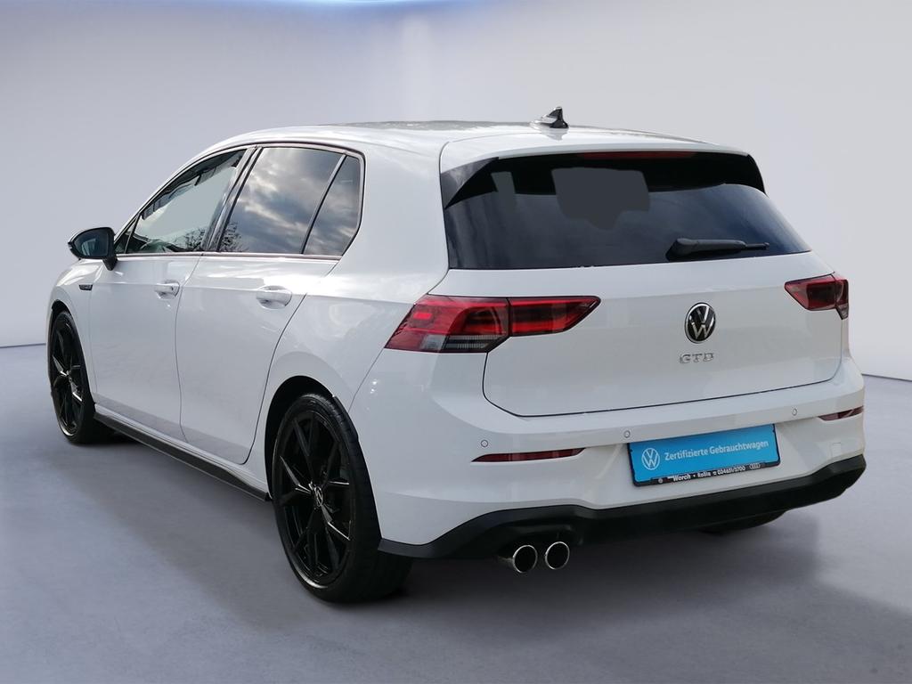 Volkswagen Golf 2024 г. Белый, пробег 8116 км