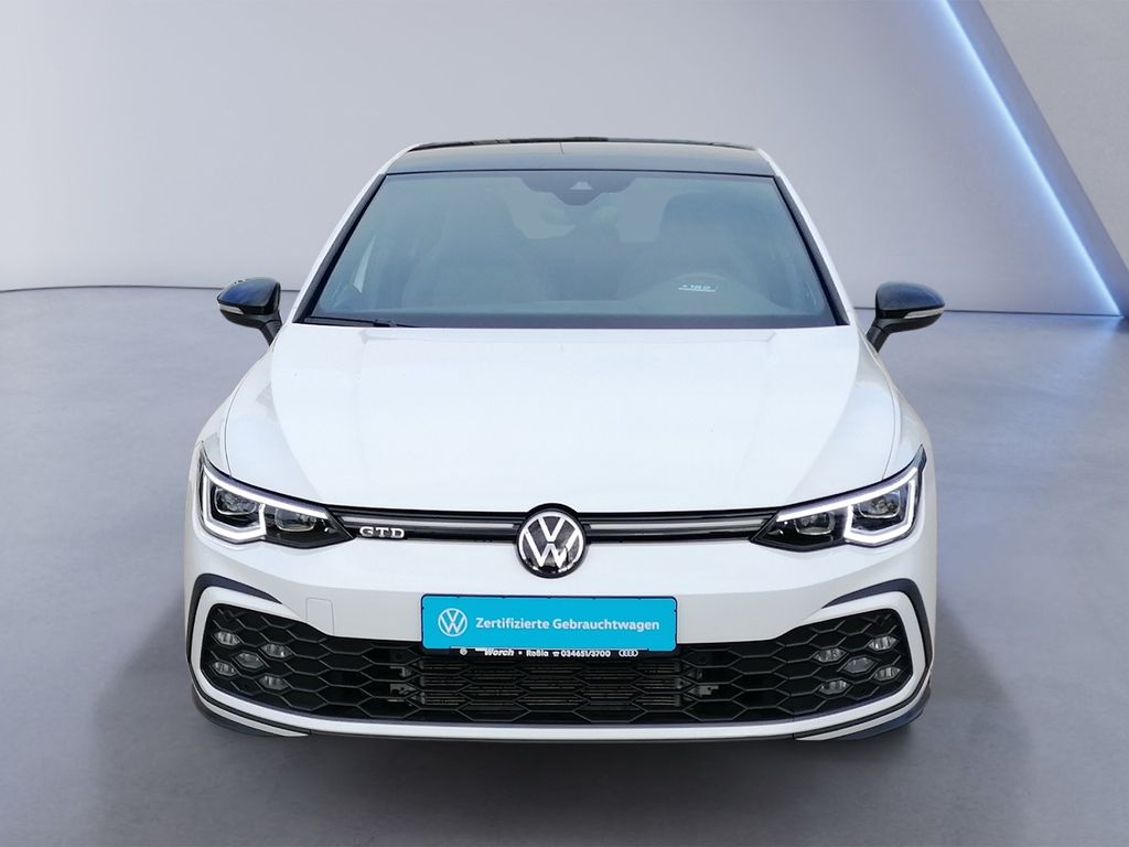 Volkswagen Golf 2024 г. Белый, пробег 8116 км