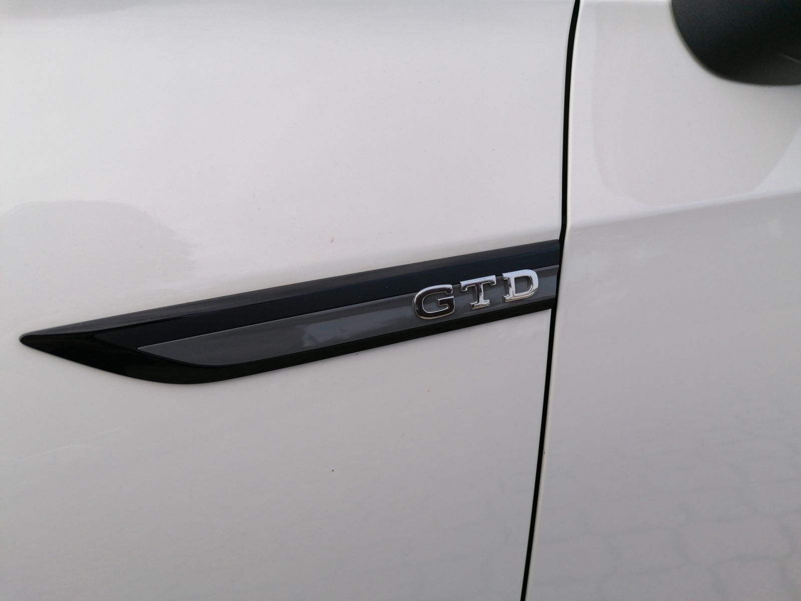 Volkswagen Golf 2024 г. Белый, пробег 8116 км