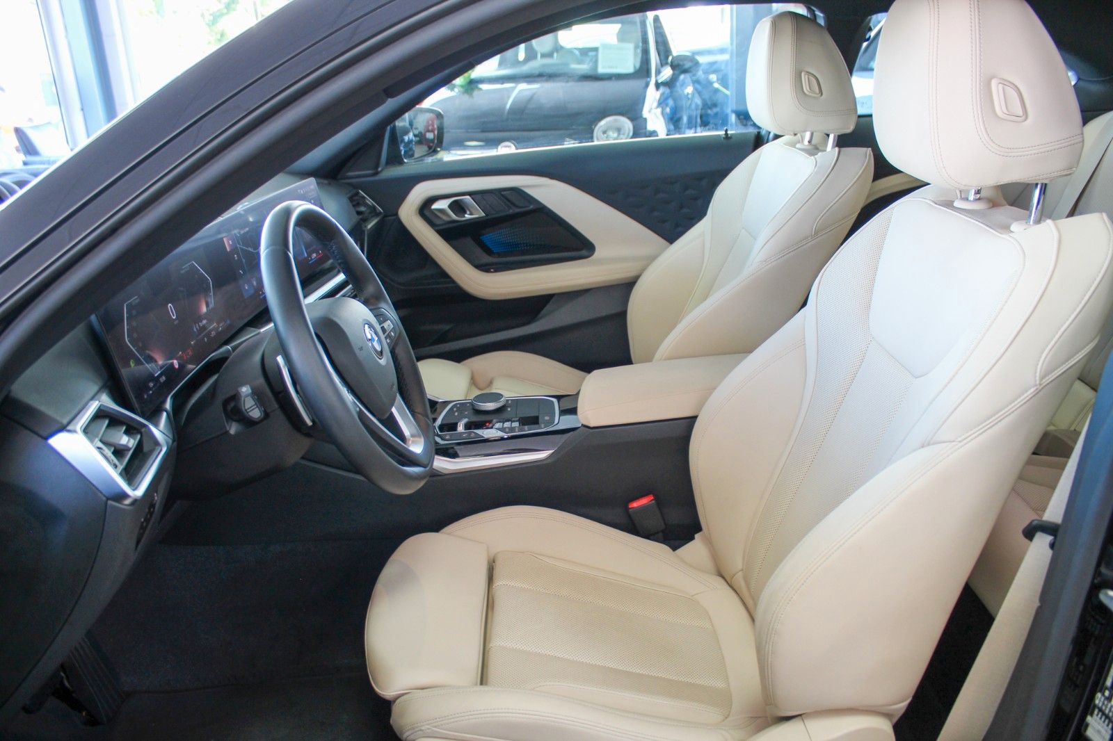 BMW 218 2024 г. Чёрный, пробег 24900 км